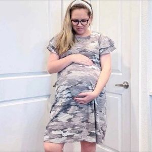 Isabel Maternity T-Shirt Dress Size XS Flutter Sleeve Camouflage Print NWT